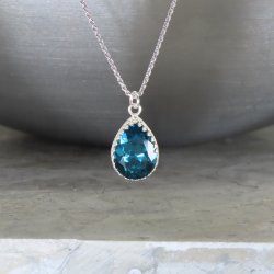 crystal from swarovski necklace - pear fancy emerald stone crystal from swarovski necklace - pear fancy emerald stone