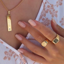 Vertical Bar With Name and Swarovski birthstone  in 18k gold plating