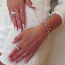 925 Sterling silver cubic zirconia tennis bracelet 925 Sterling silver cubic zirconia tennis bracelet