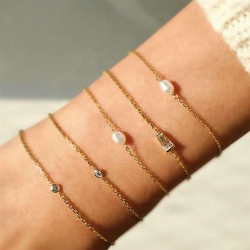 Single pearl bracelet in 18k gold plated silver Single pearl bracelet in 18k gold plated silver
