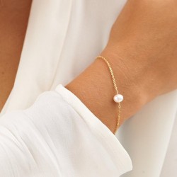 14k gold filled bracelet with pearl  14k gold filled bracelet with pearl