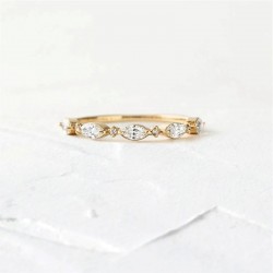 Minimalist ring in gold plated silver and cubic zirconia