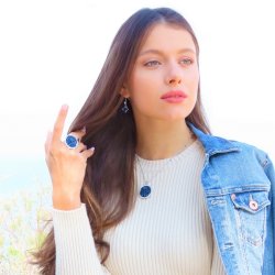 Impressive ring embellished with Crystals From Swarovski 