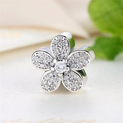 Flower bead with zirconia Flower bead with zirconia