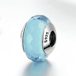 Aquamarine glass bead 